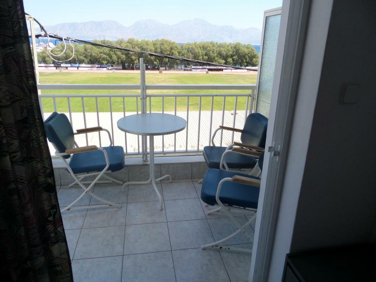 Stunning Seaview Town Apartment アイオス・ニコラオス エクステリア 写真